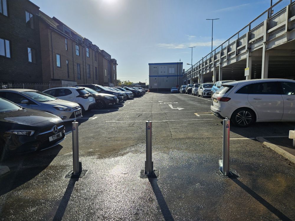Telescopic Round Post bollard up 1